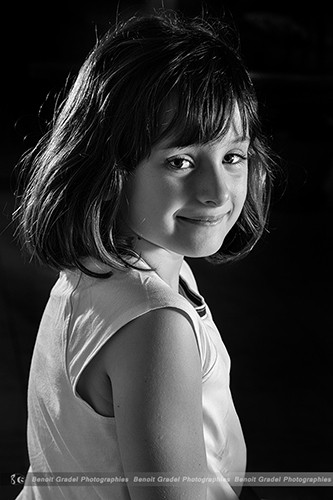 Portrait enfant en studio Noir&Blanc